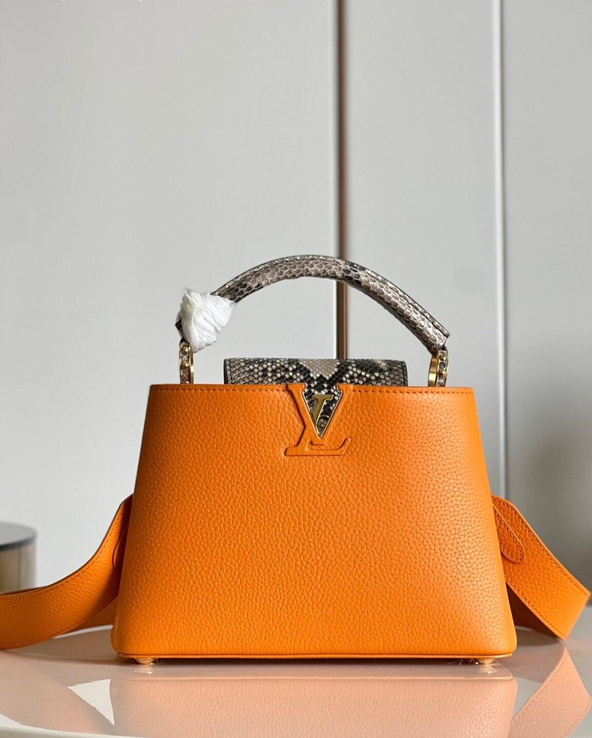 Louis Vuitton Capucines BB Altın Renkli Küçük El Çantası - Glimmer of Luxury