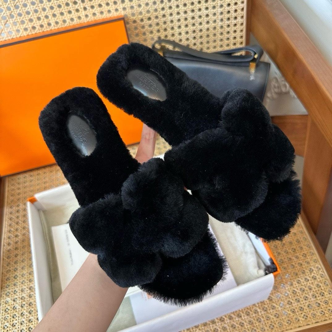 Hermès Oran Siyah Teddy Bear Sandalet - Glimmer of Luxury