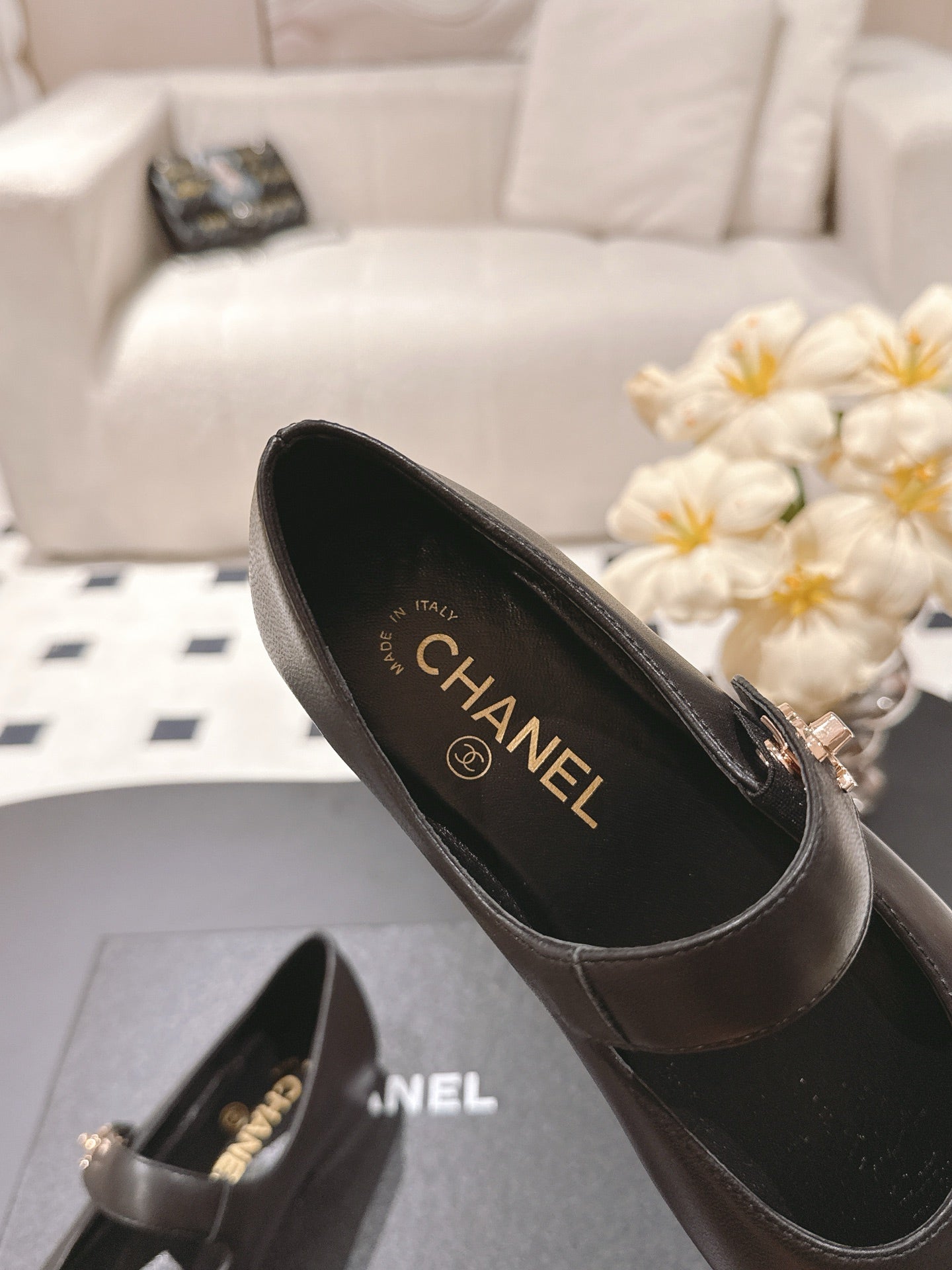 Chanel 25/FW – Sırt Çantası Tokalı Mary Jane Deri Ayakkabı