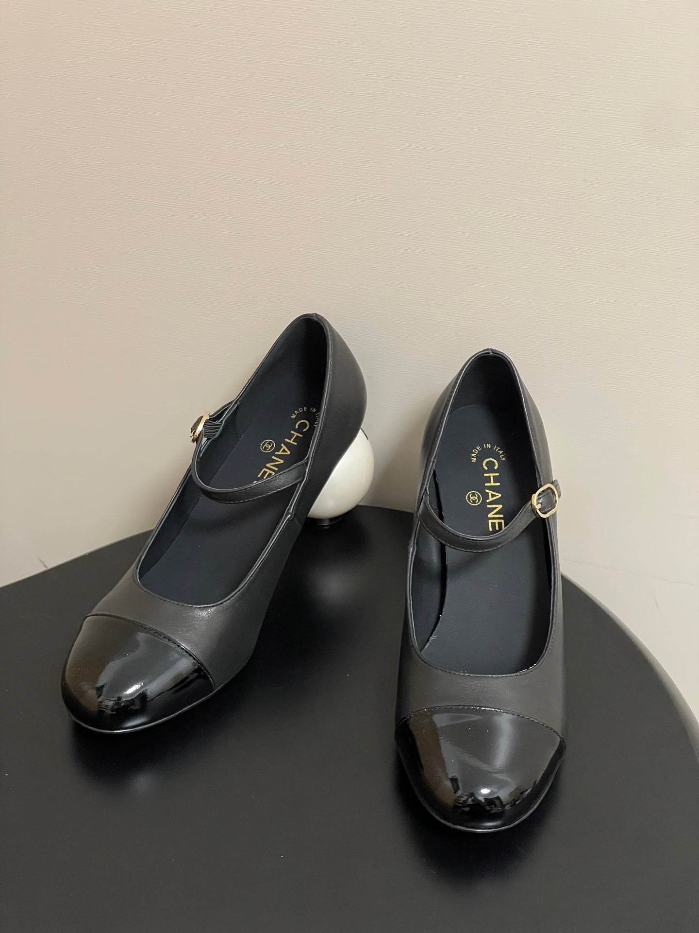 Chanel 2025 FW Büyük İncili Mary Jane Topuklu Ayakkabı