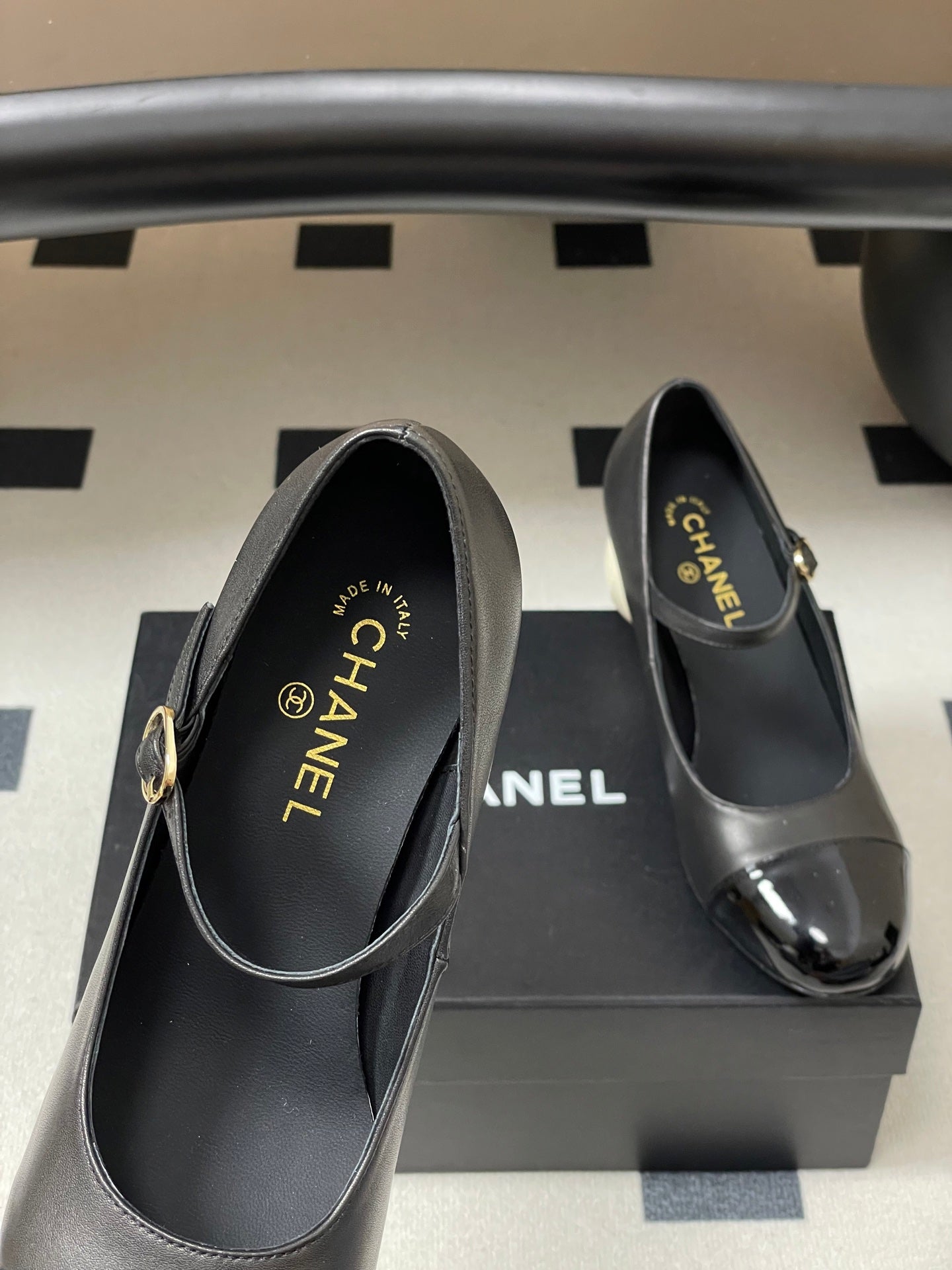 Chanel 2025 FW Büyük İncili Mary Jane Topuklu Ayakkabı