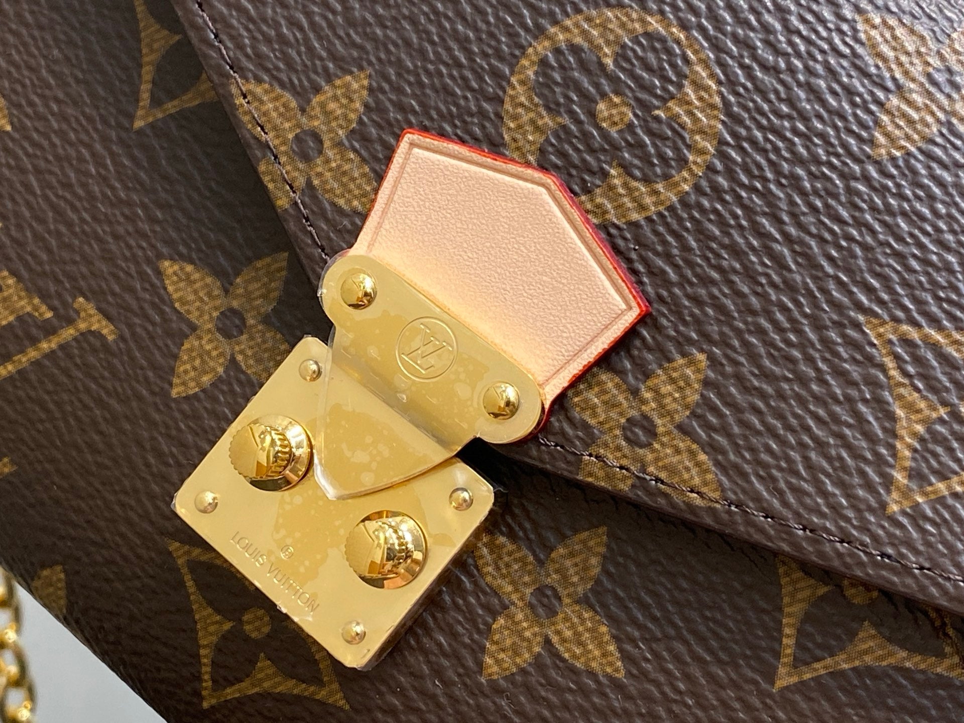 LV M15150 – Monogram “Cat Series” Zincirli Zarf Çanta