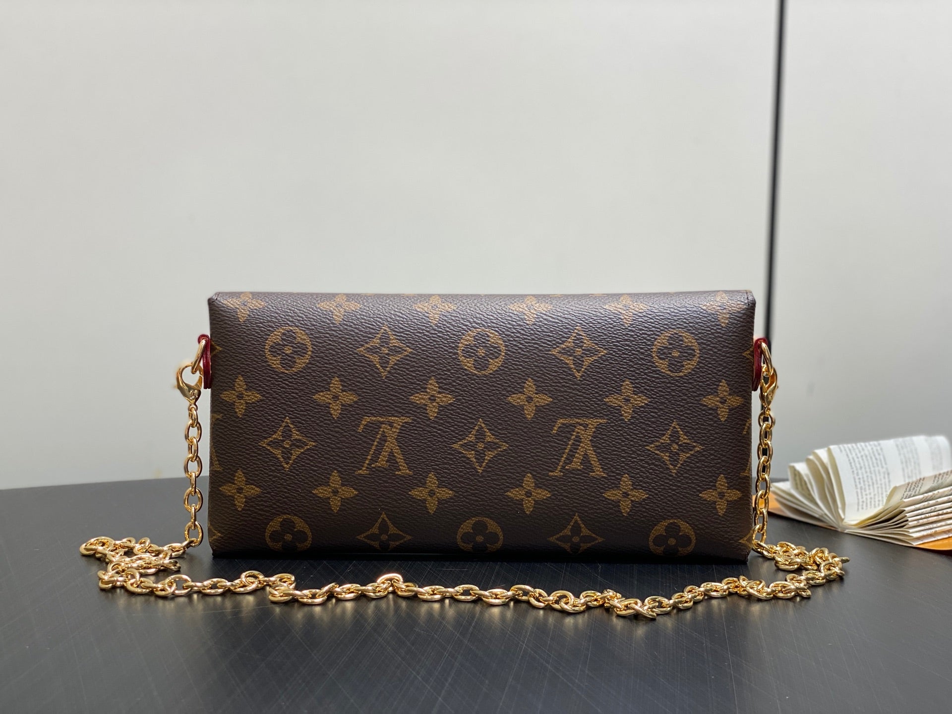 LV M15150 – Monogram “Cat Series” Zincirli Zarf Çanta