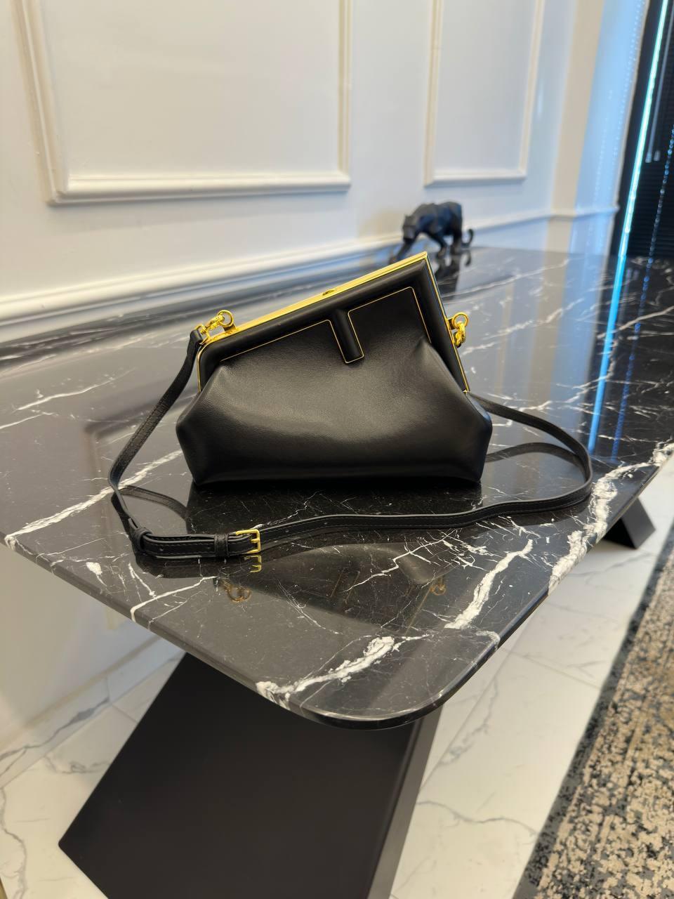 Fendi First Küçük Çanta - Glimmer of Luxury