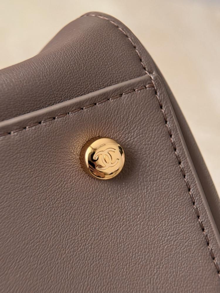 Chanel Archetype Küçük Alışveriş Çantası