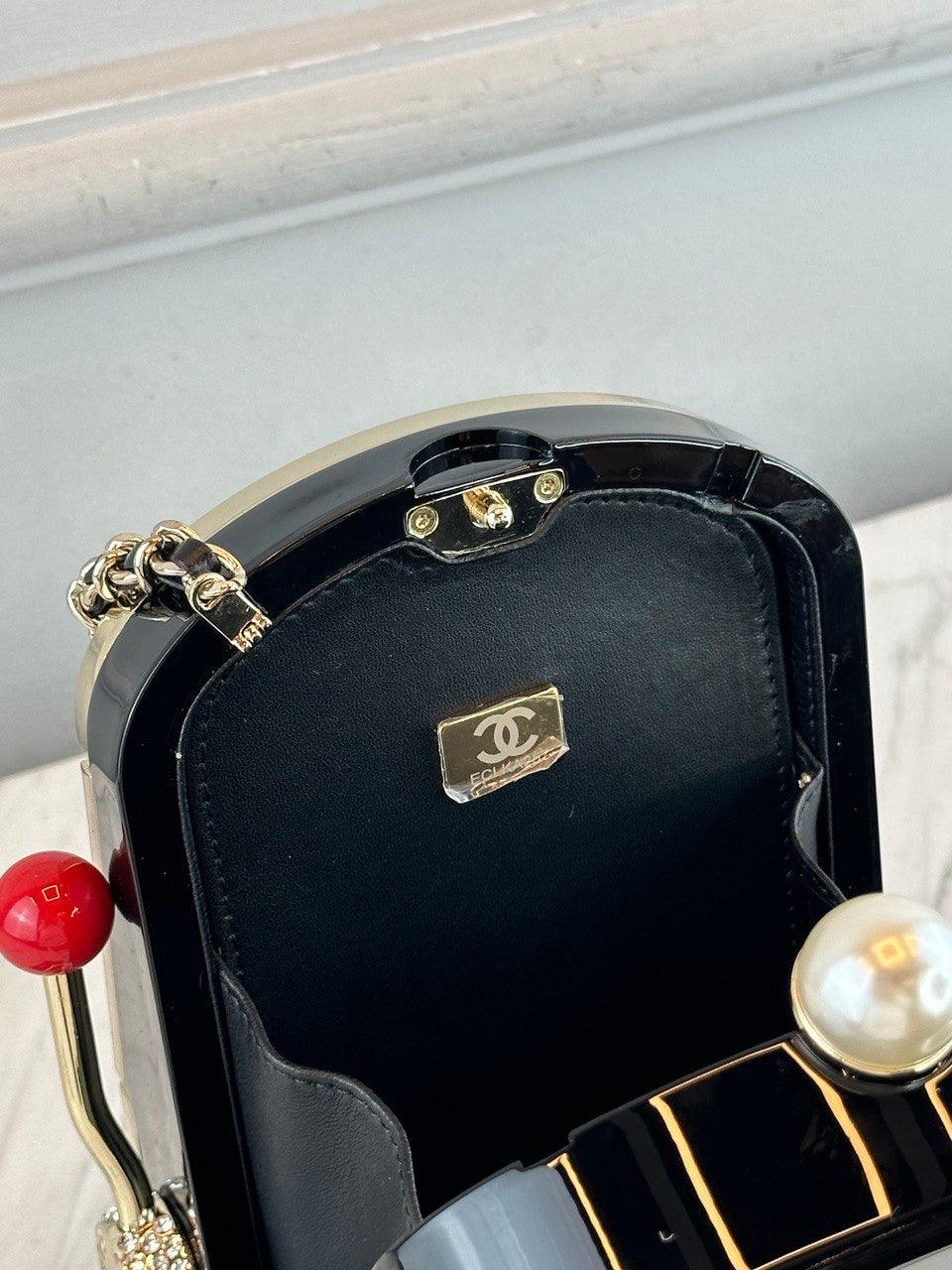 Chanel Nadir Chanel Minaudiere Casino Slot Makinesi - Glimmer of Luxury