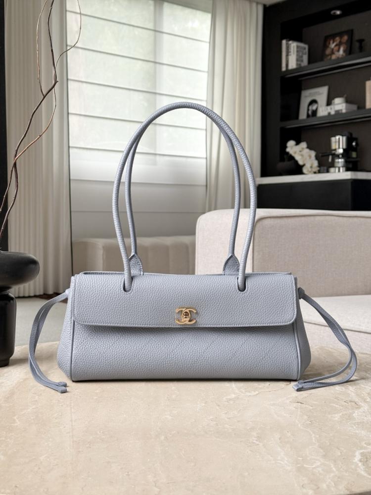 Chanel Urban Essentials Küçük Alışveriş Çantası