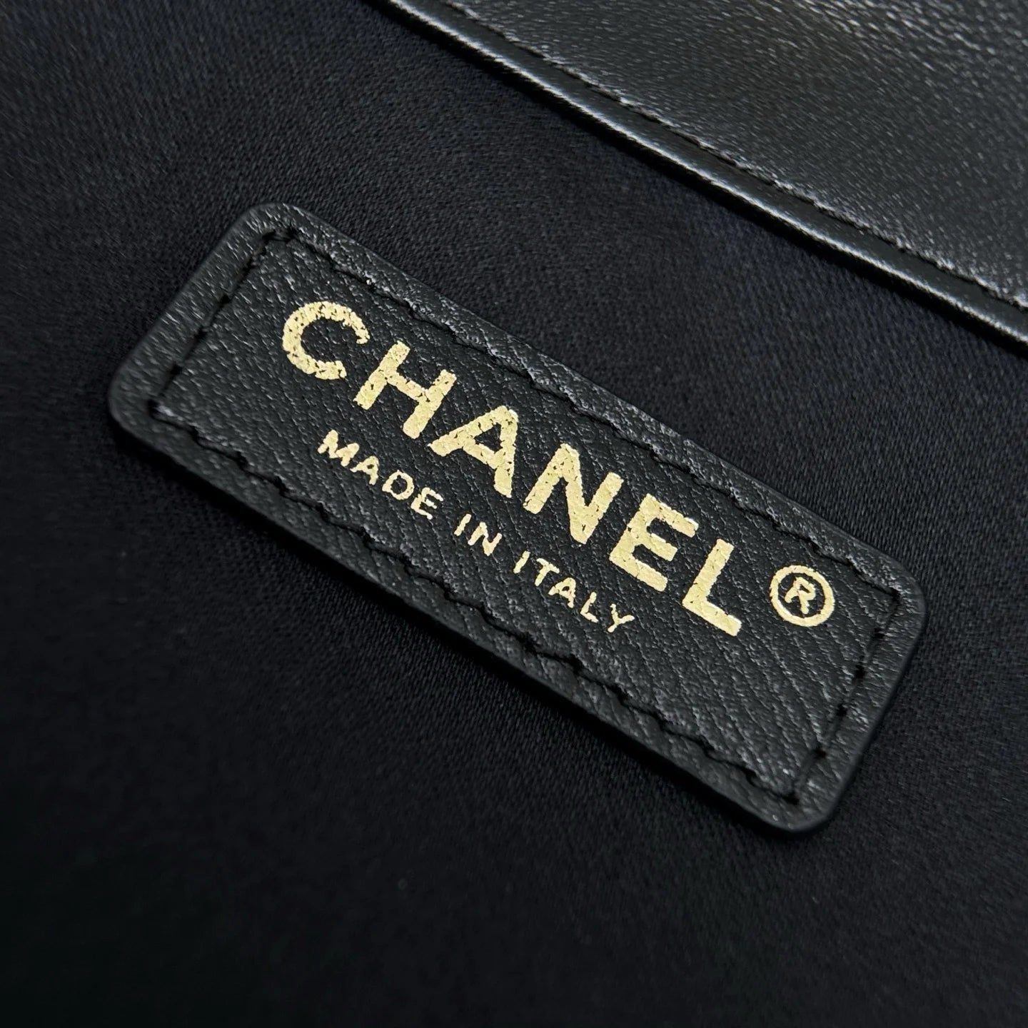 Maxi Alışveriş Çantası Dana Derisi ve Altın Tonlu Metal Siyah - Glimmer of Luxury