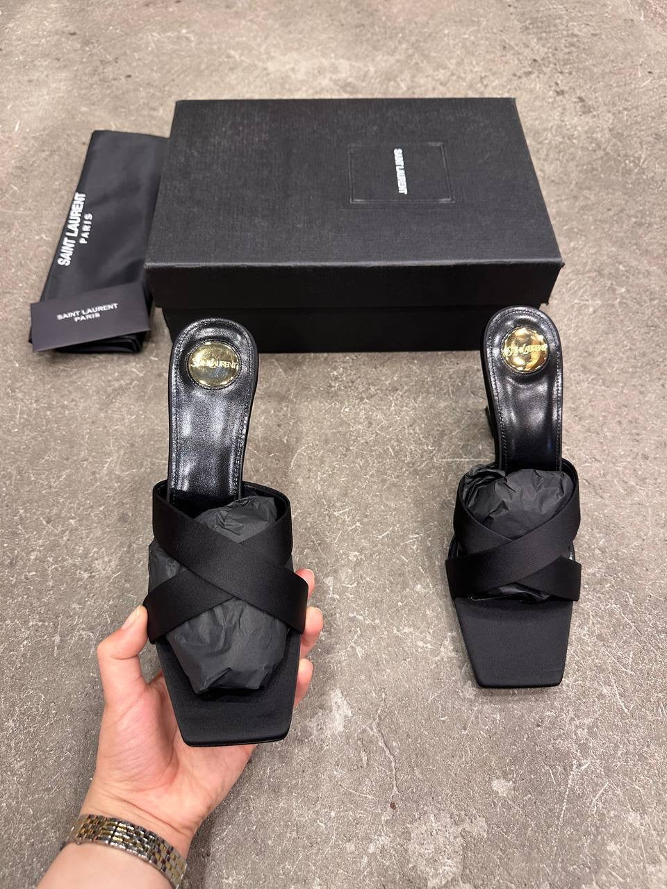 Saint Laurent Opyum Saten Krep Terlikler - Glimmer of Luxury