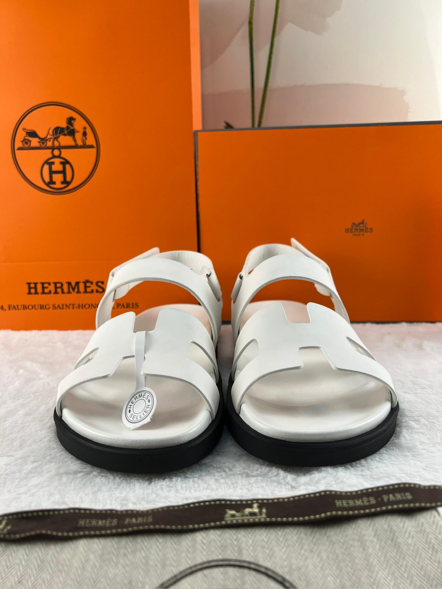 Hermès Chypre Sandal - Çift Bant Beyaz - Glimmer of Luxury