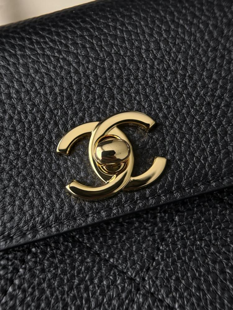 Chanel Urban Essentials Küçük Alışveriş Çantası