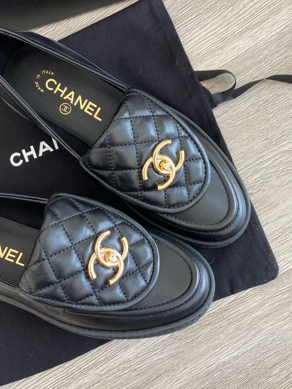 Chanel CC Dönüş Kilitli Deri Kapitone Siyah Loafer - Glimmer of Luxury