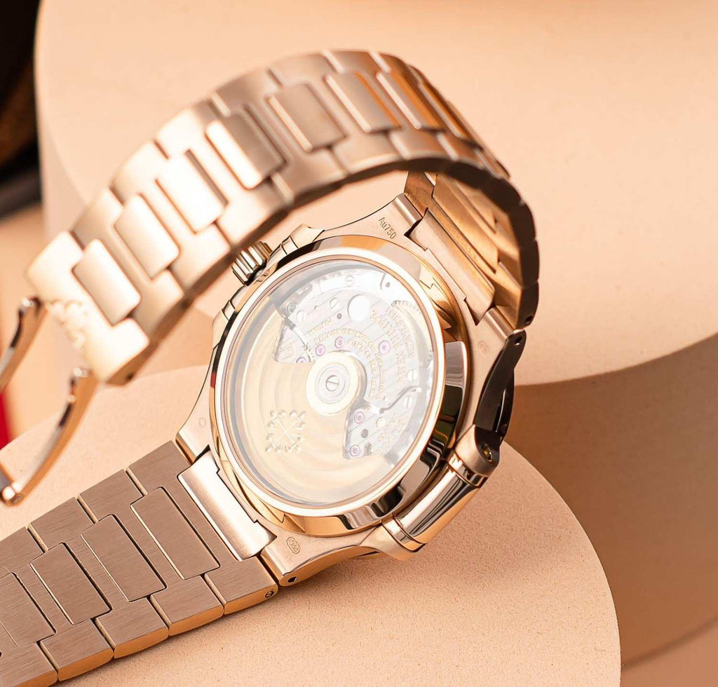 Patek Philippe Nautilus Bayan 7118/1200 - Glimmer of Luxury