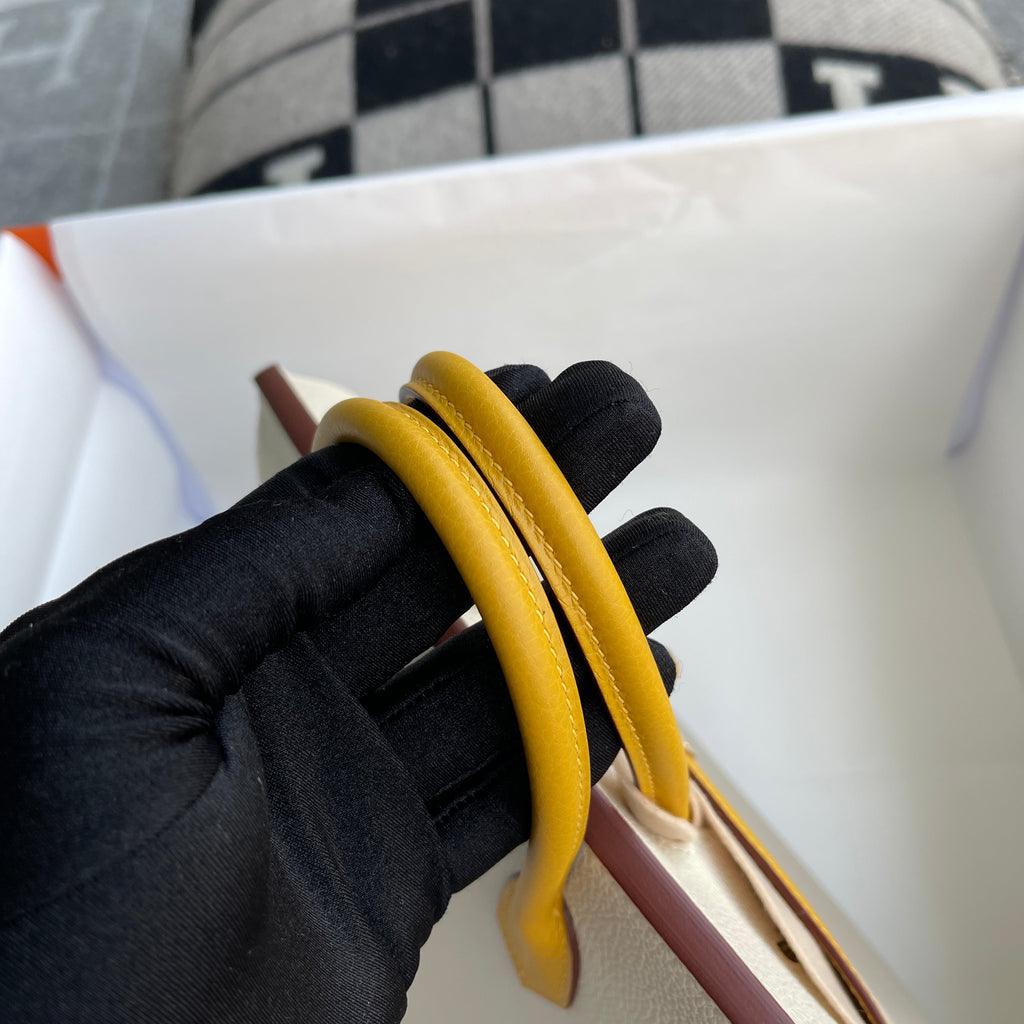 Hermès Birkin 25 Togo Deri At Nalı Kaşesi (HSS) İki Renkli Tebeşir ve Kehribar Sarı Fırçalanmış Altın Donanımlı (BGHW) - Glimmer of Luxury