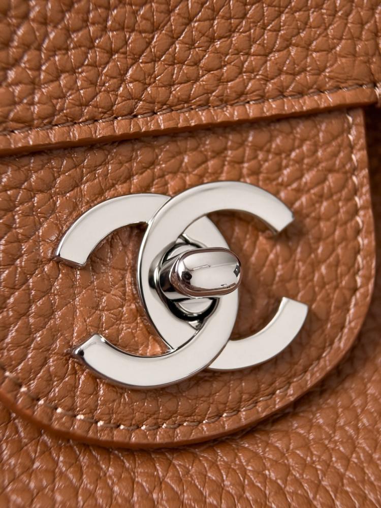 Chanel Maxi “Souplissimo” Büyük Kapaklı Çanta