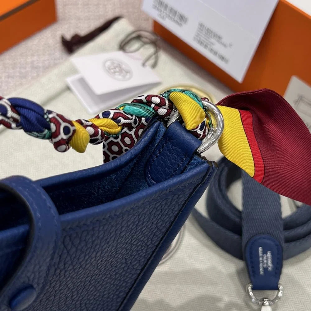 Hermès Evelyne 16cm Togo Leather Shoulder Bag