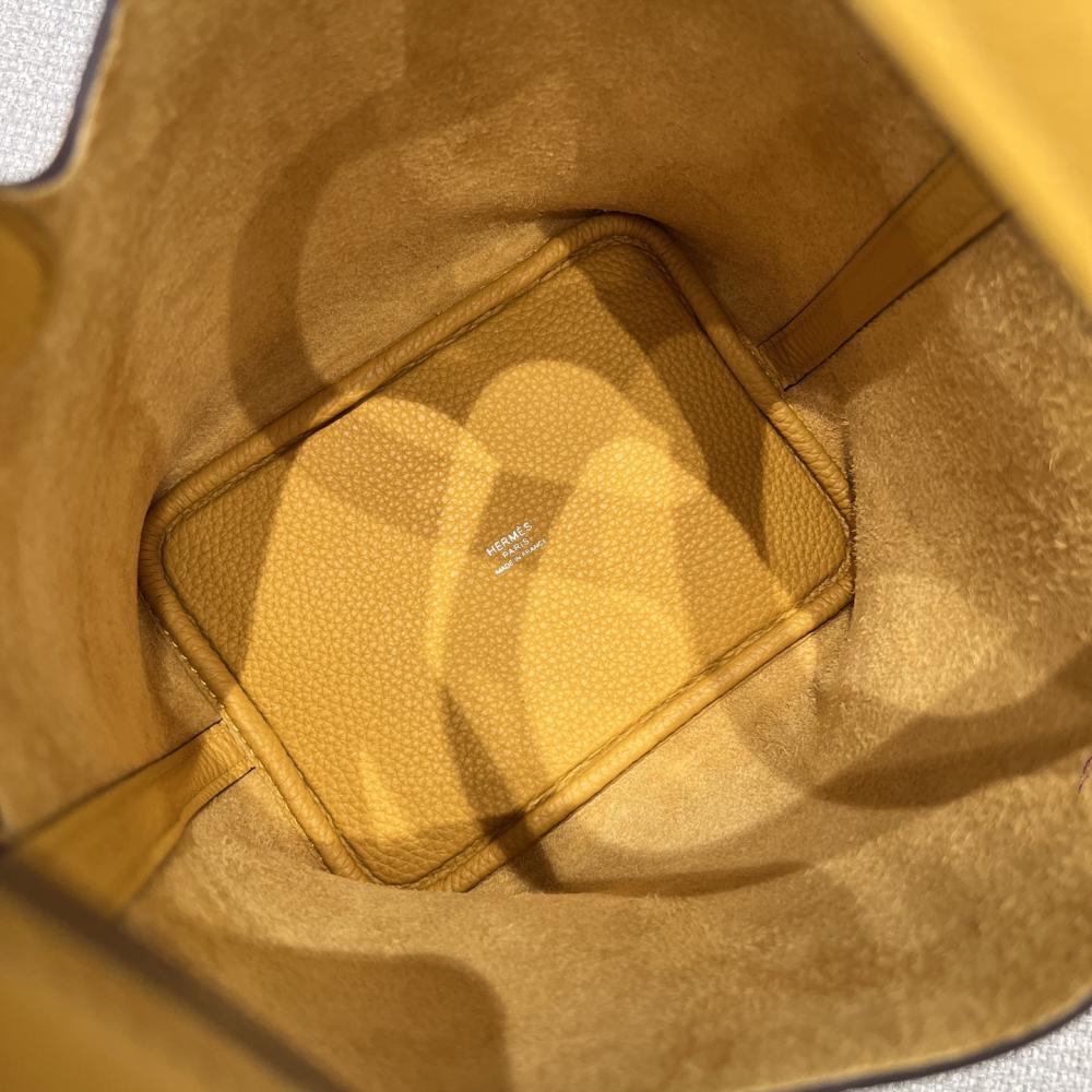 Hermès Picotin 18 Lock Clemence Leather Two-Tone Lime &amp; Nata Palladium Hardware (PHW)