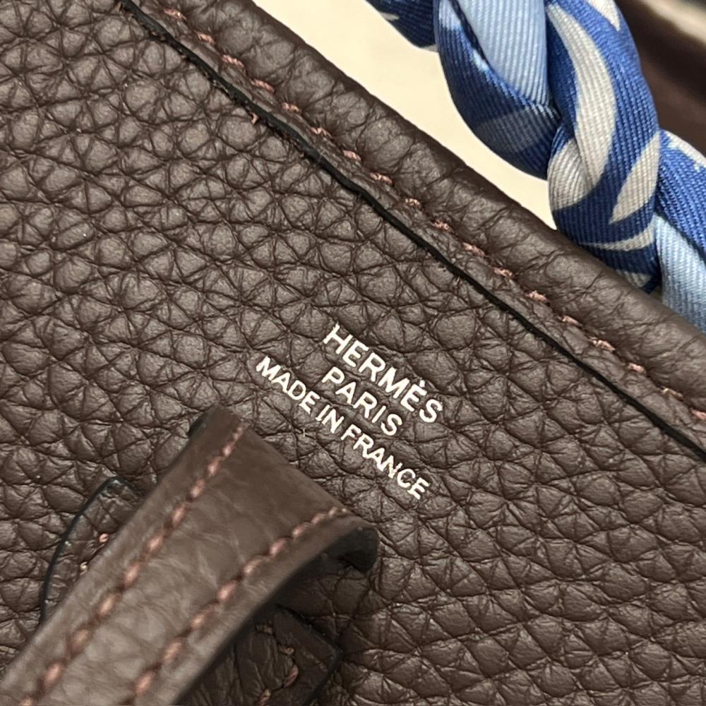 Hermès Evelyne 16cm Togo Leather Shoulder Bag