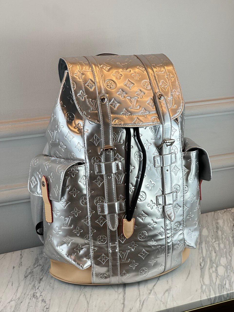 LOUIS VUITTON NWT Monogram Ayna Christopher Sırt Çantası MM - Glimmer of Luxury