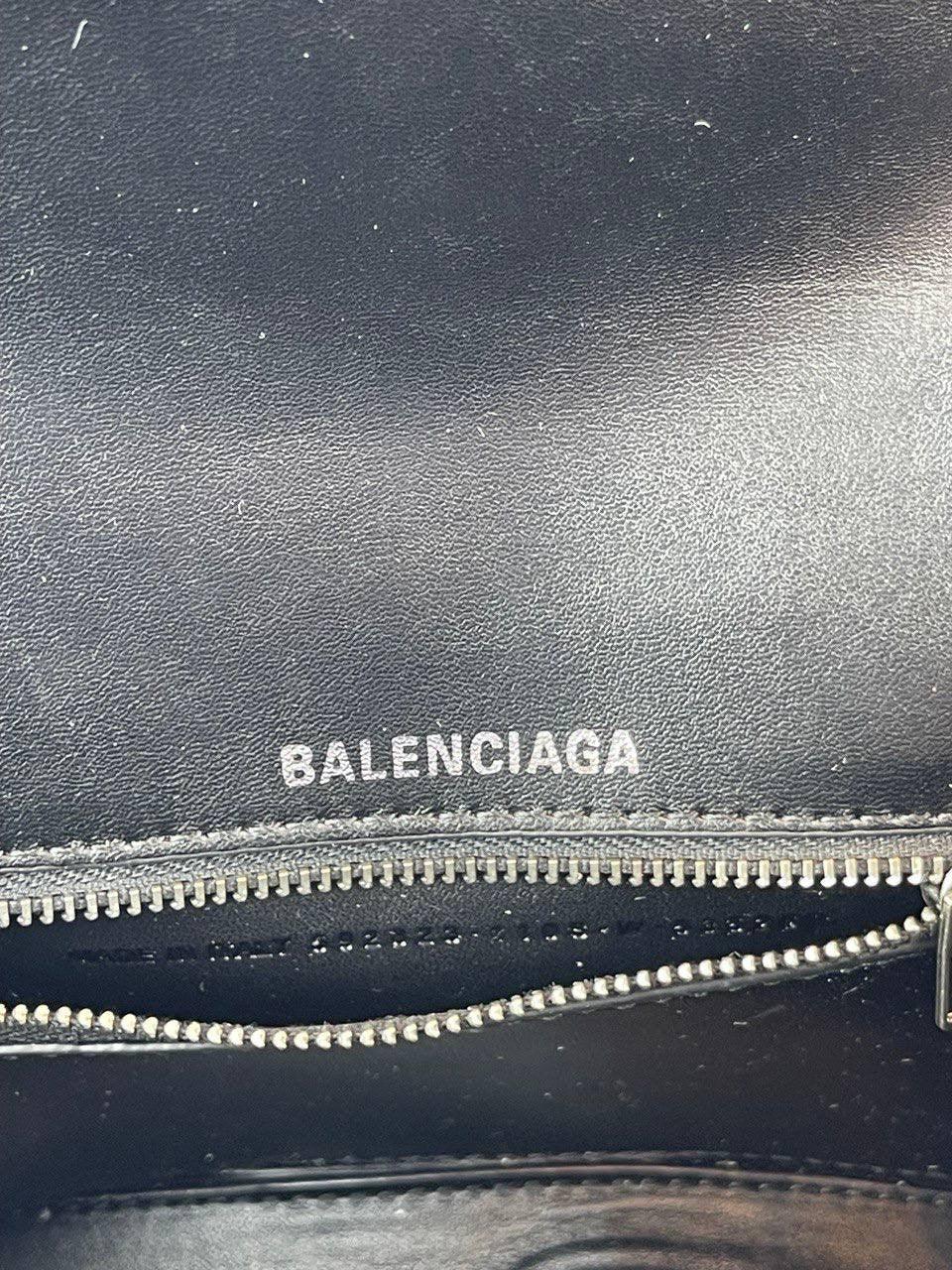 Balenciaga BB Monogram Kanvas Hourglass Kadın Çantaları - Glimmer of Luxury