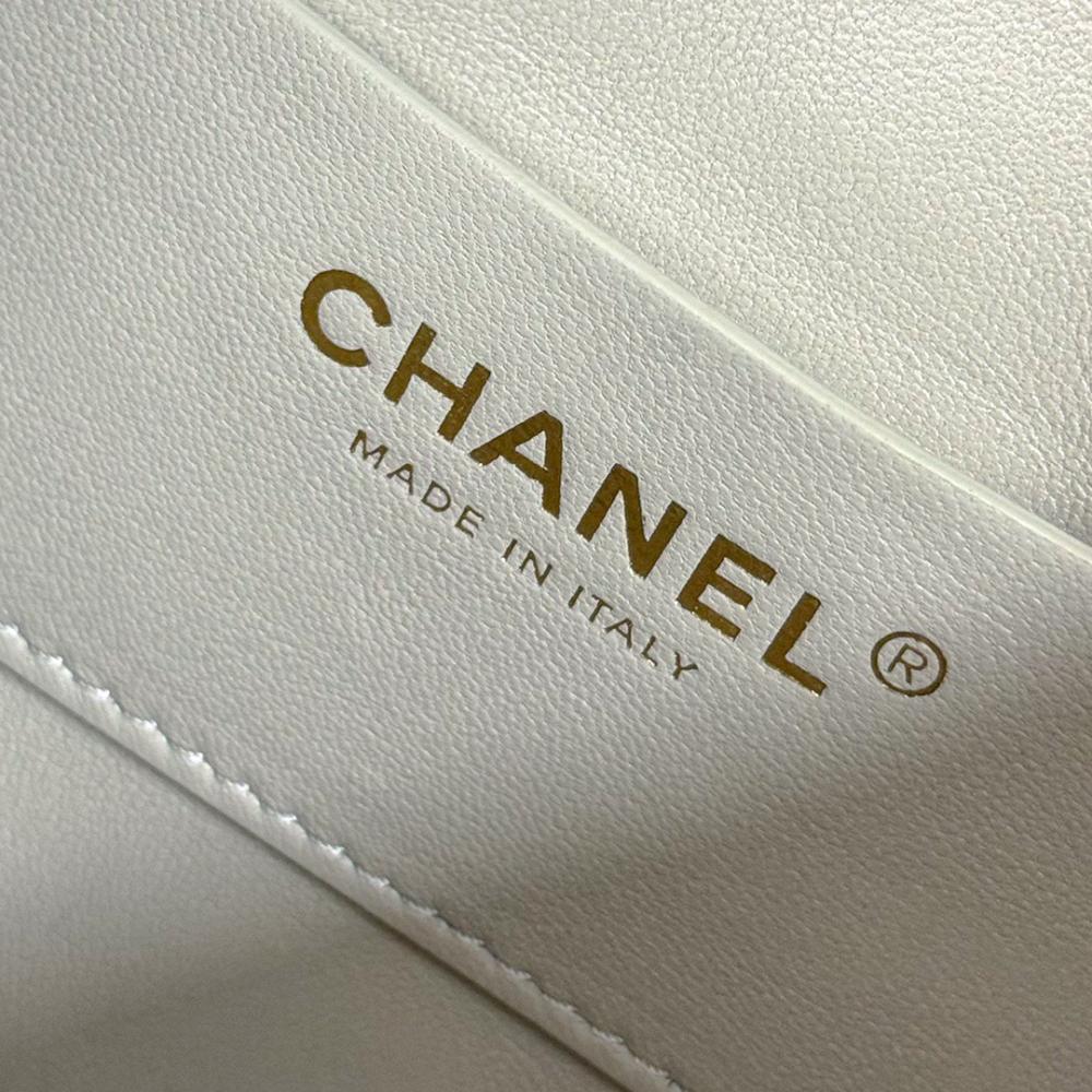 Chanel 24B Debriyaj - Glimmer of Luxury