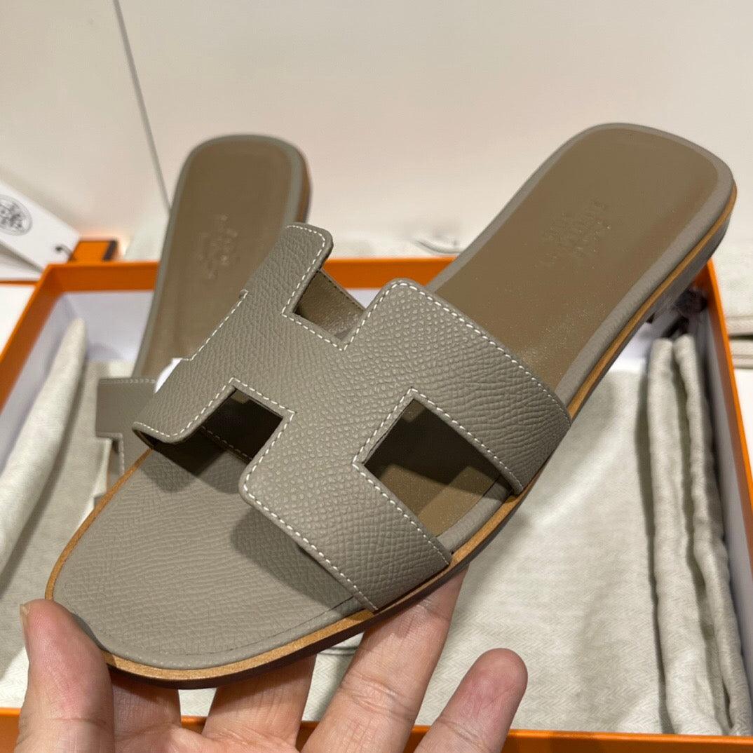 Hermès Oran Sandalet Asfalt Gri - Glimmer of Luxury