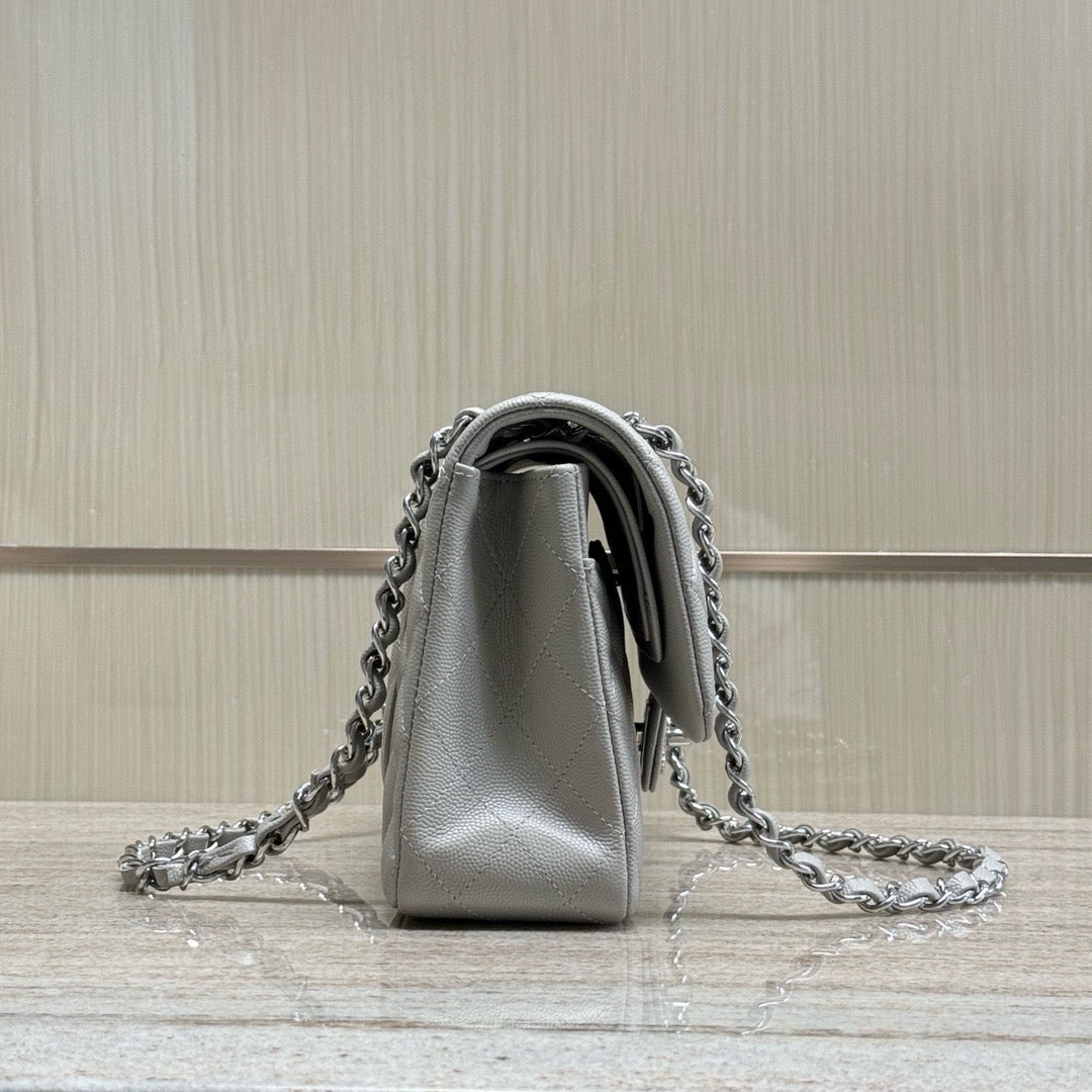 Chanel Sonbahar Kış 2024/25 Klasik 11.12 Çanta - Glimmer of Luxury