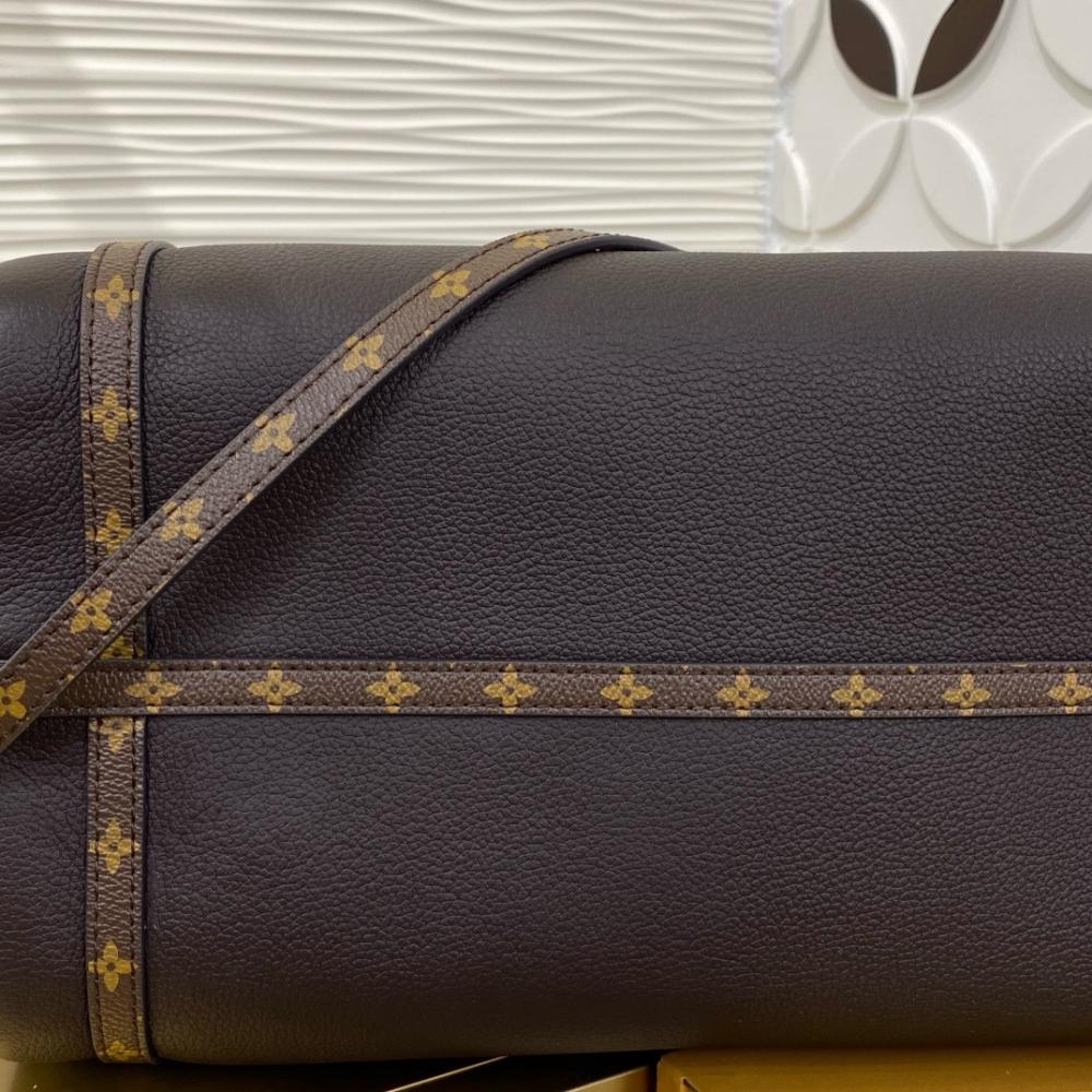 Louis Vuitton – Express MM (Black Monogram)