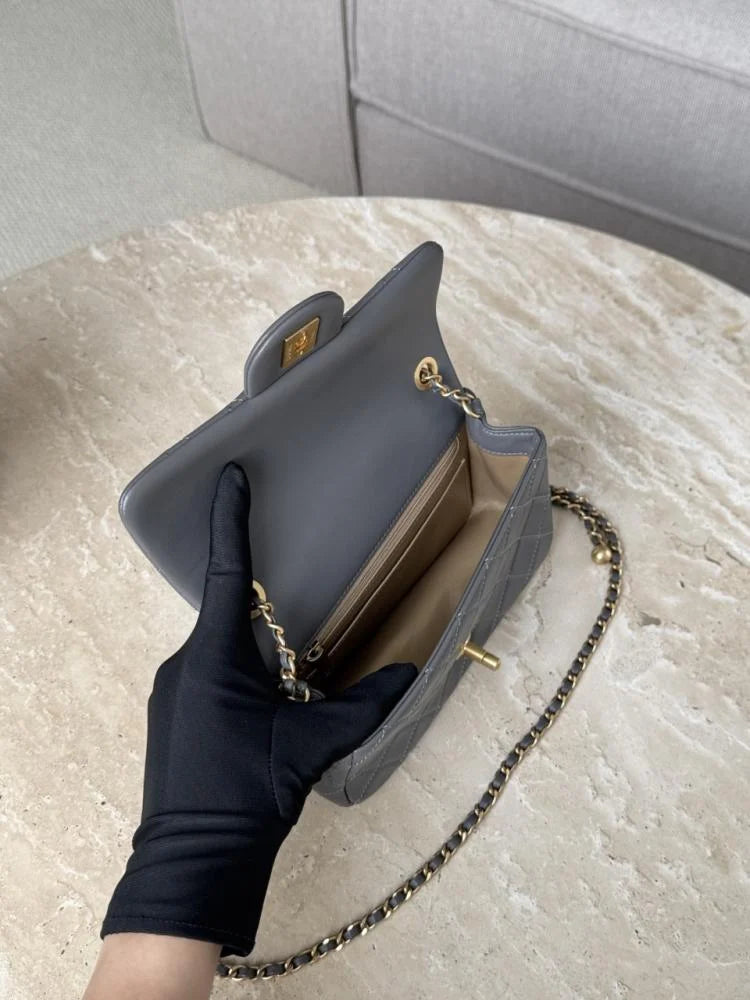 Chanel Klasik Kapaklı Mini 20 cm