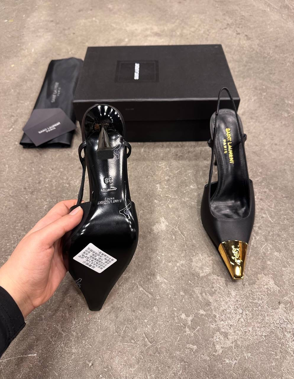 Saint Laurent Jeanne Arkadan Bağlamalı Topuklu Ayakkabı - Glimmer of Luxury