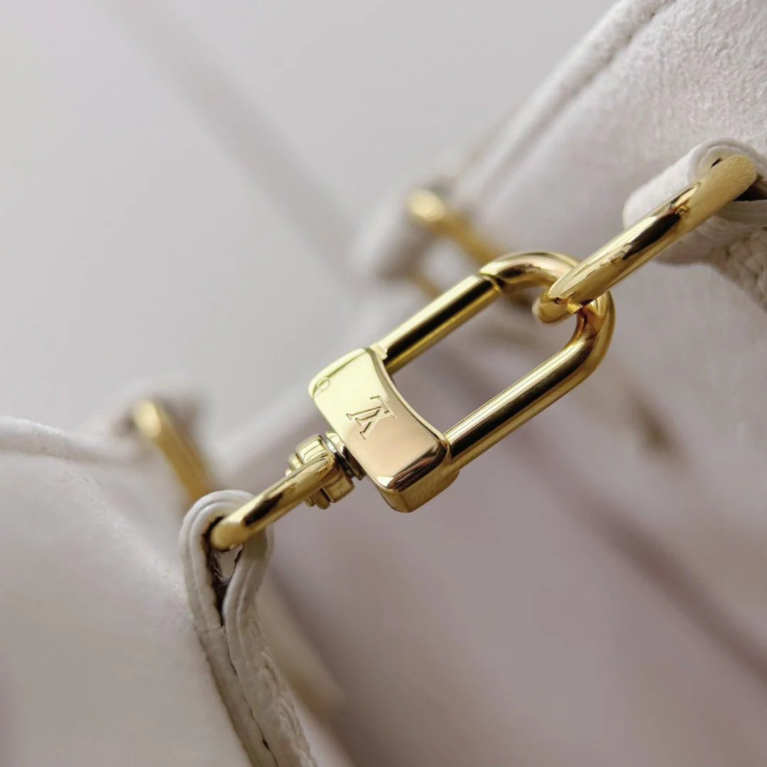 OnTheGo - Glimmer of Luxury