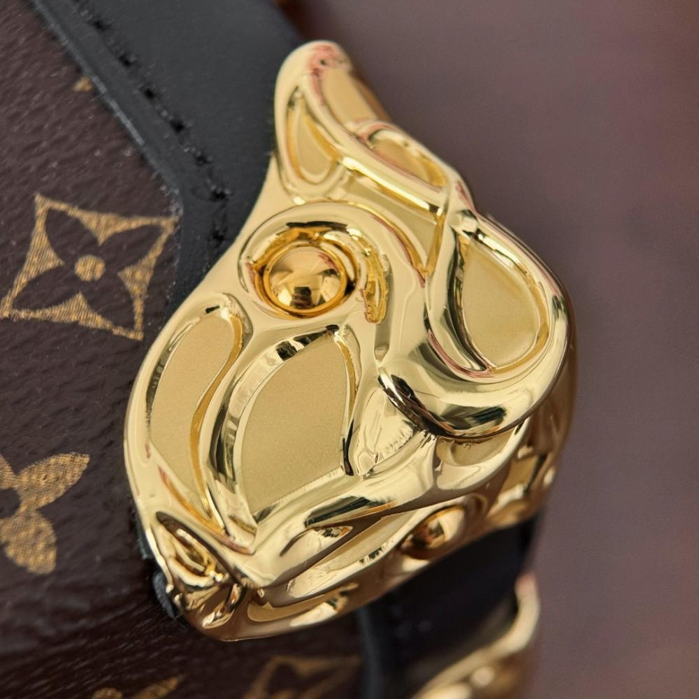 LV M13738 Petite Malle Bag