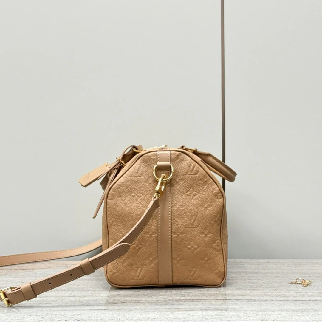 Speedy 30 - Glimmer of Luxury