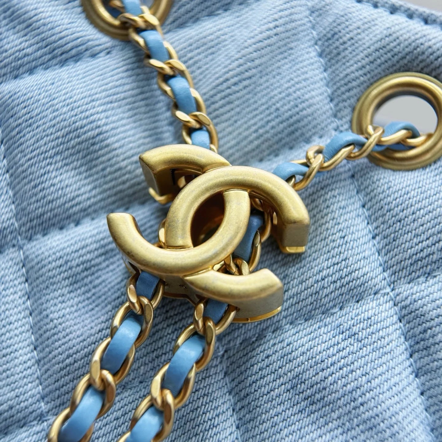 Chanel 25C Orta Boy Hobo Seyahat Çantası - Glimmer of Luxury