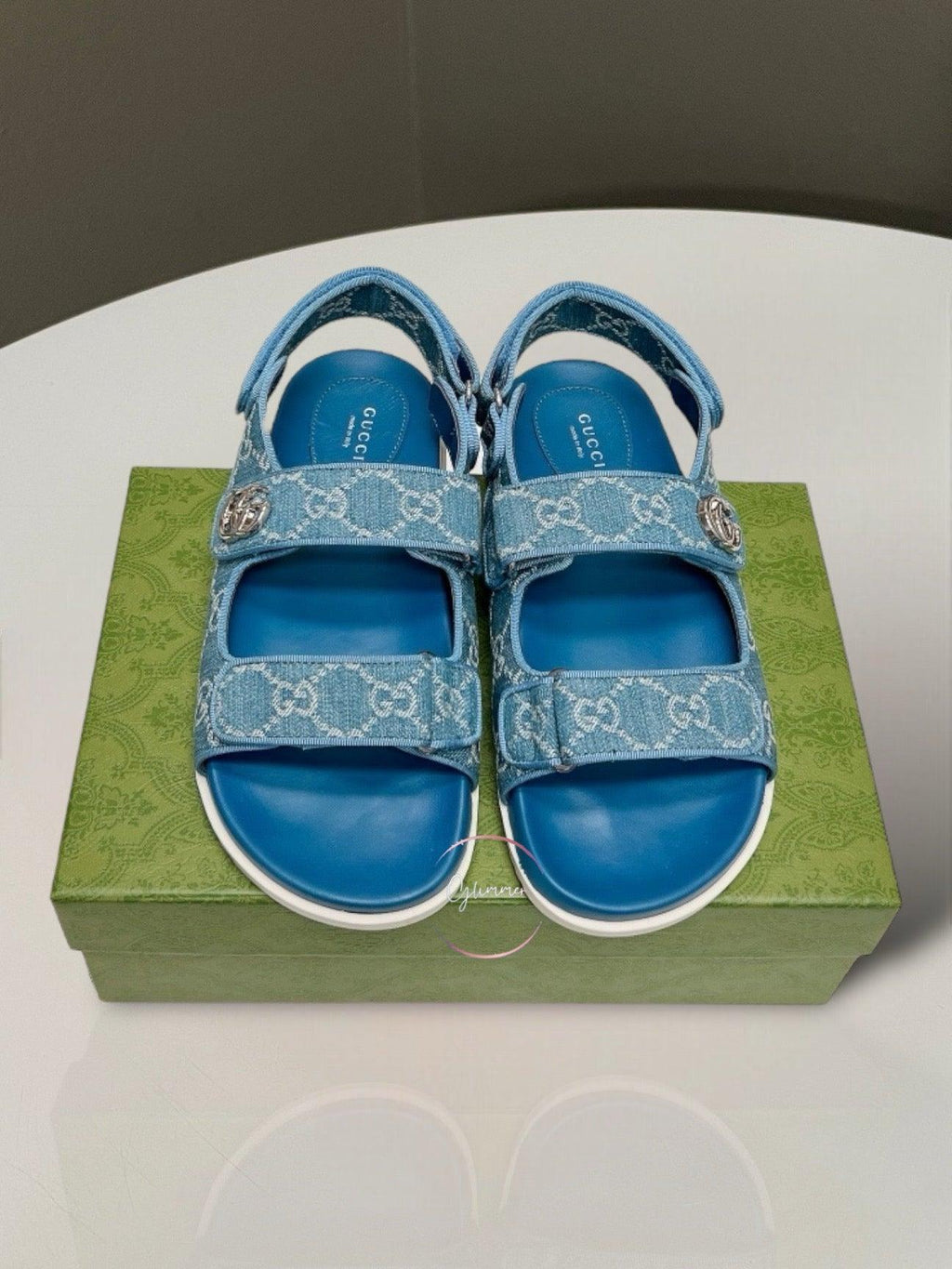 Gucci Açık Mavi ve Fildişi Kot Double G'li Kadın Sandaleti - Glimmer of Luxury