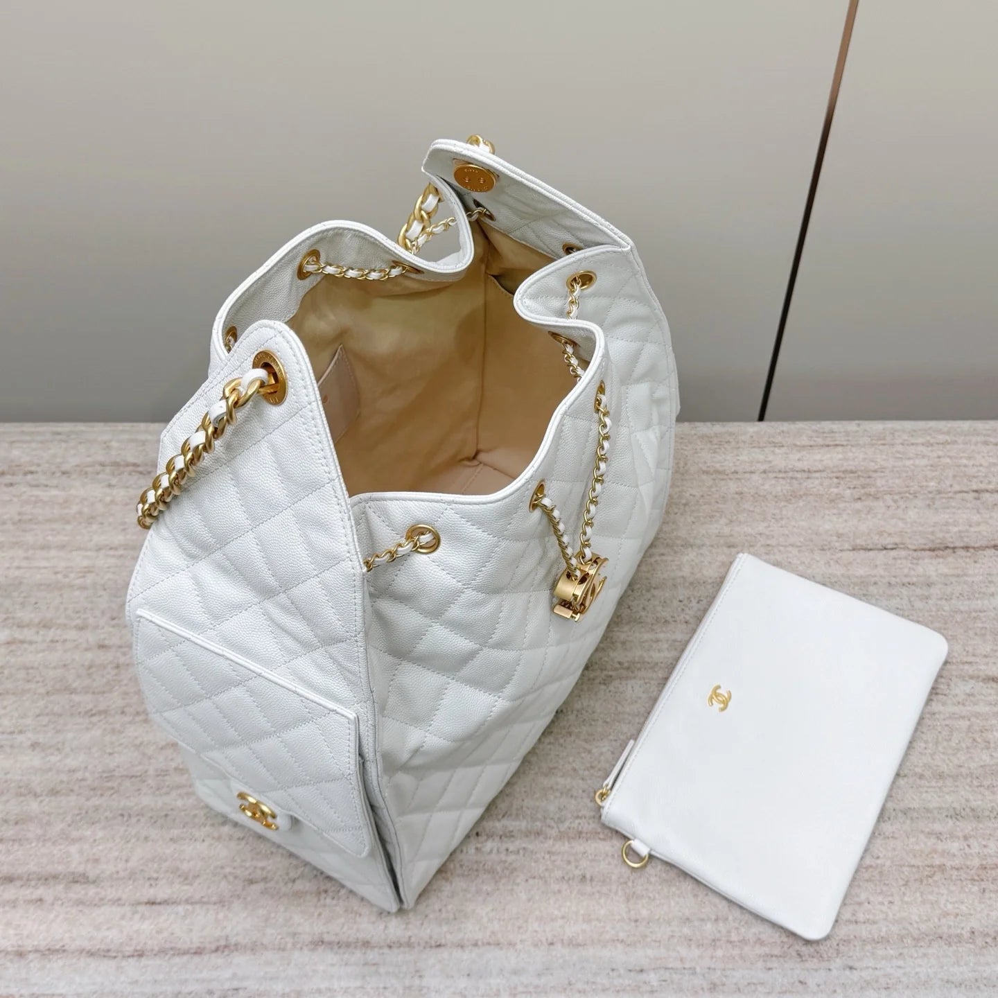 Chanel 25C Büyük Hobo Seyahat Çantası - Glimmer of Luxury