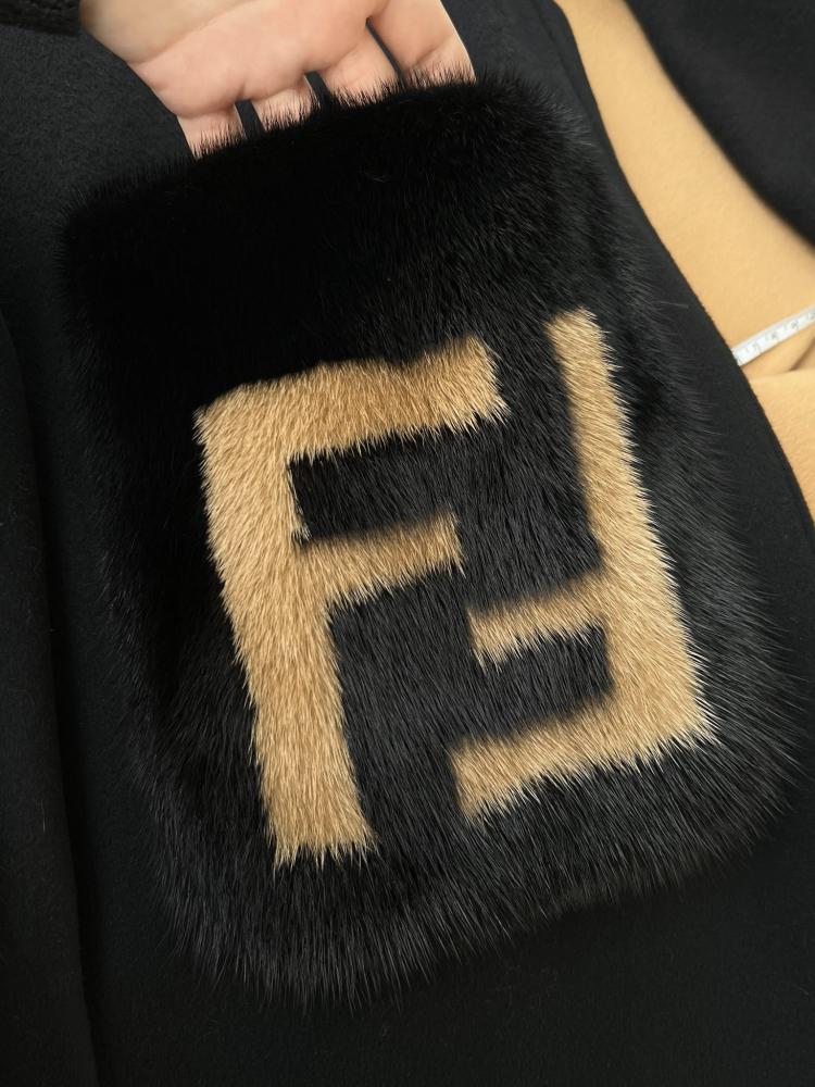 Fendi Kemerli Yün Kaban – Kürk Cepli