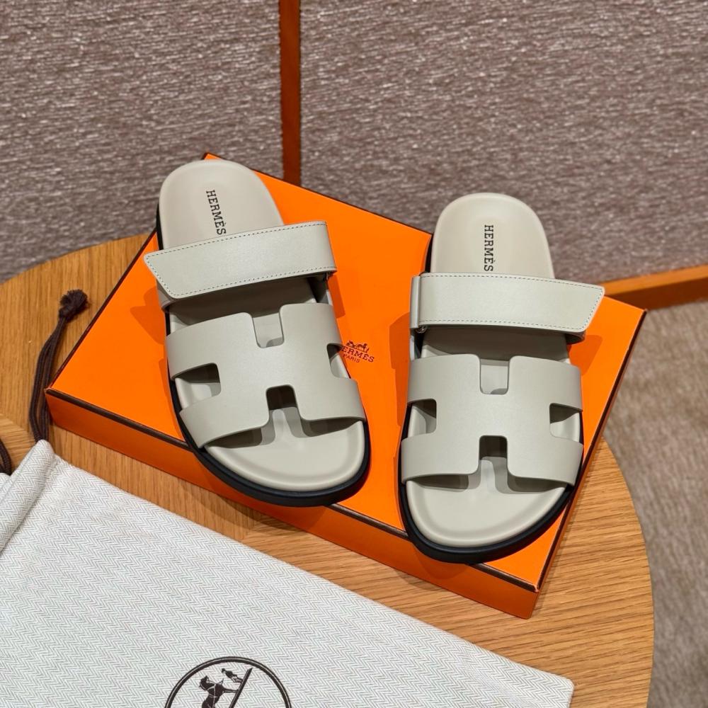 Hermès Chypre Sandals - Clay Beige