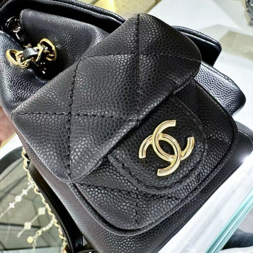 Chanel Küçük Siyah Havyar Deri Sırt Çantası - Glimmer of Luxury