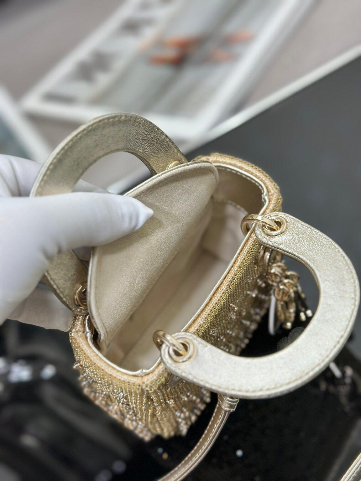 Lady Dior Mini Nakış Çanta - Glimmer of Luxury