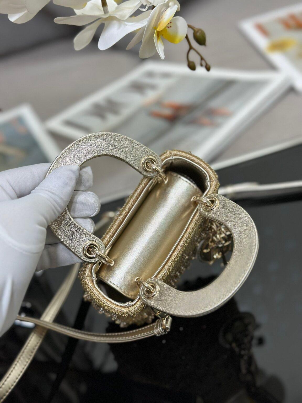 Lady Dior Mini Nakış Çanta - Glimmer of Luxury