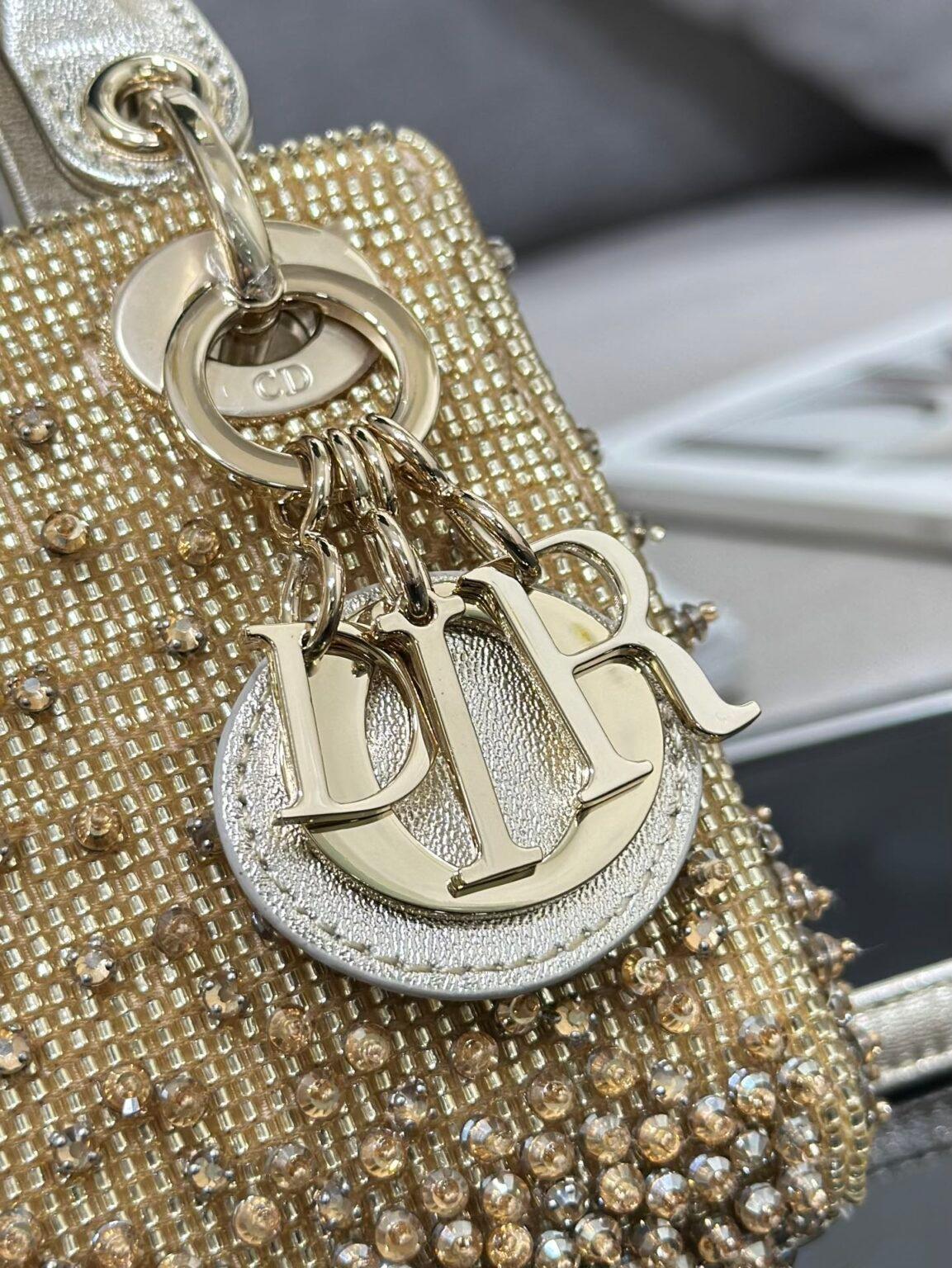 Lady Dior Mini Nakış Çanta - Glimmer of Luxury