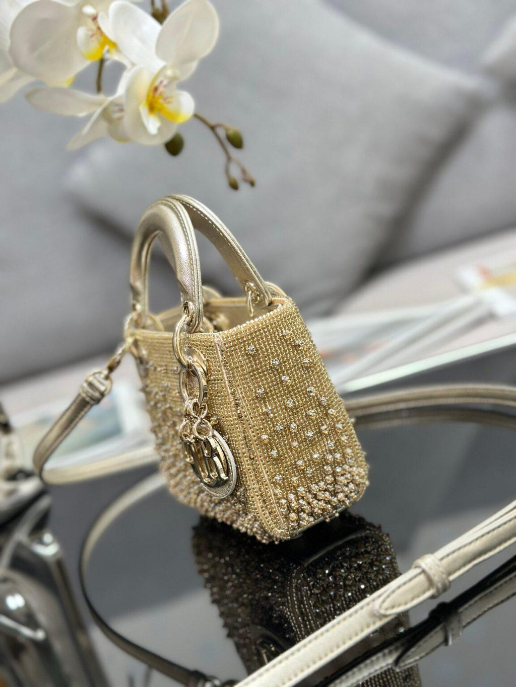 Lady Dior Mini Nakış Çanta - Glimmer of Luxury