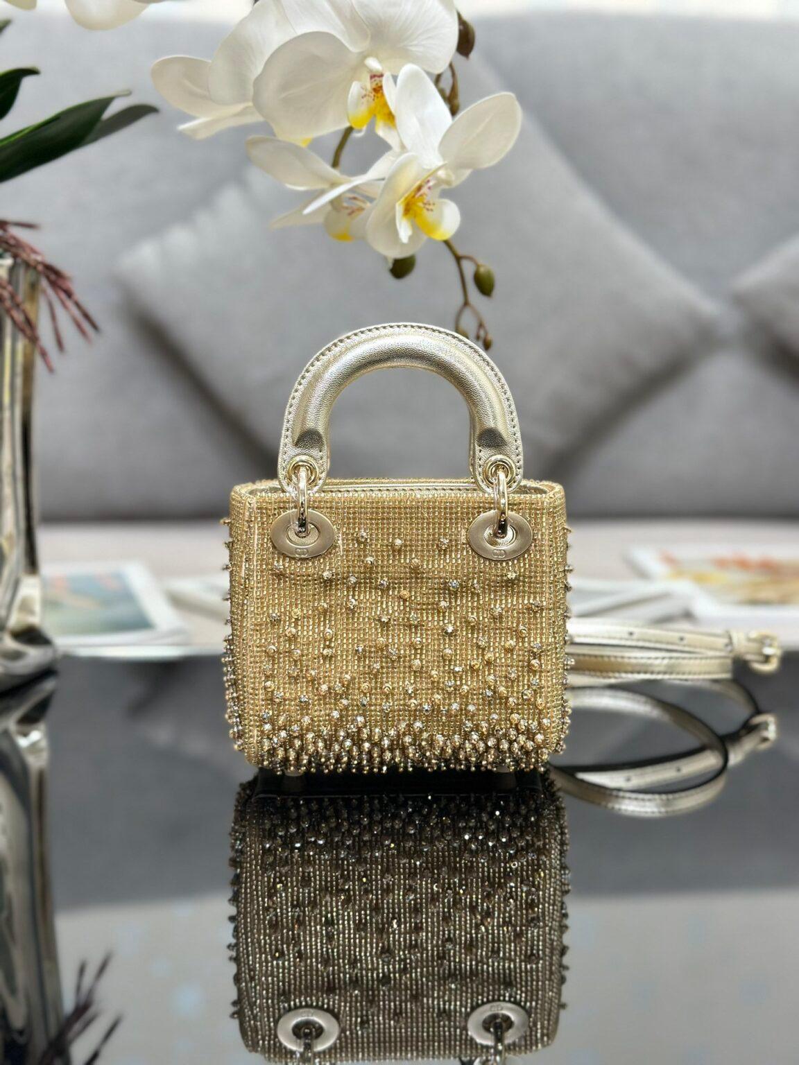 Lady Dior Mini Nakış Çanta - Glimmer of Luxury