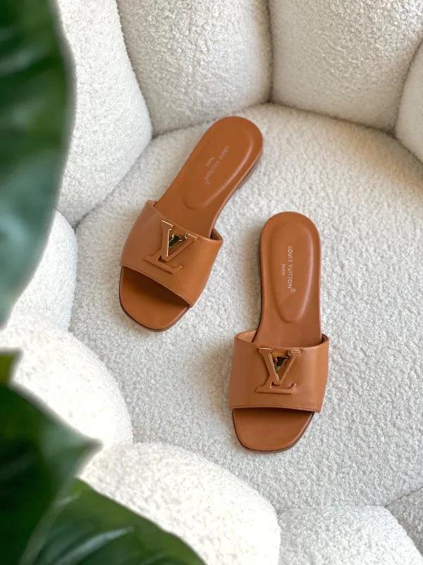 Kadın Louis Vuitton LV Capri Flat Mule - Glimmer of Luxury