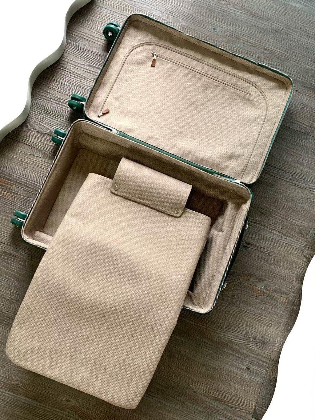 Hermès Gold Regate R.M.S. Rolling Mobility Togo Deri Valiz - Glimmer of Luxury