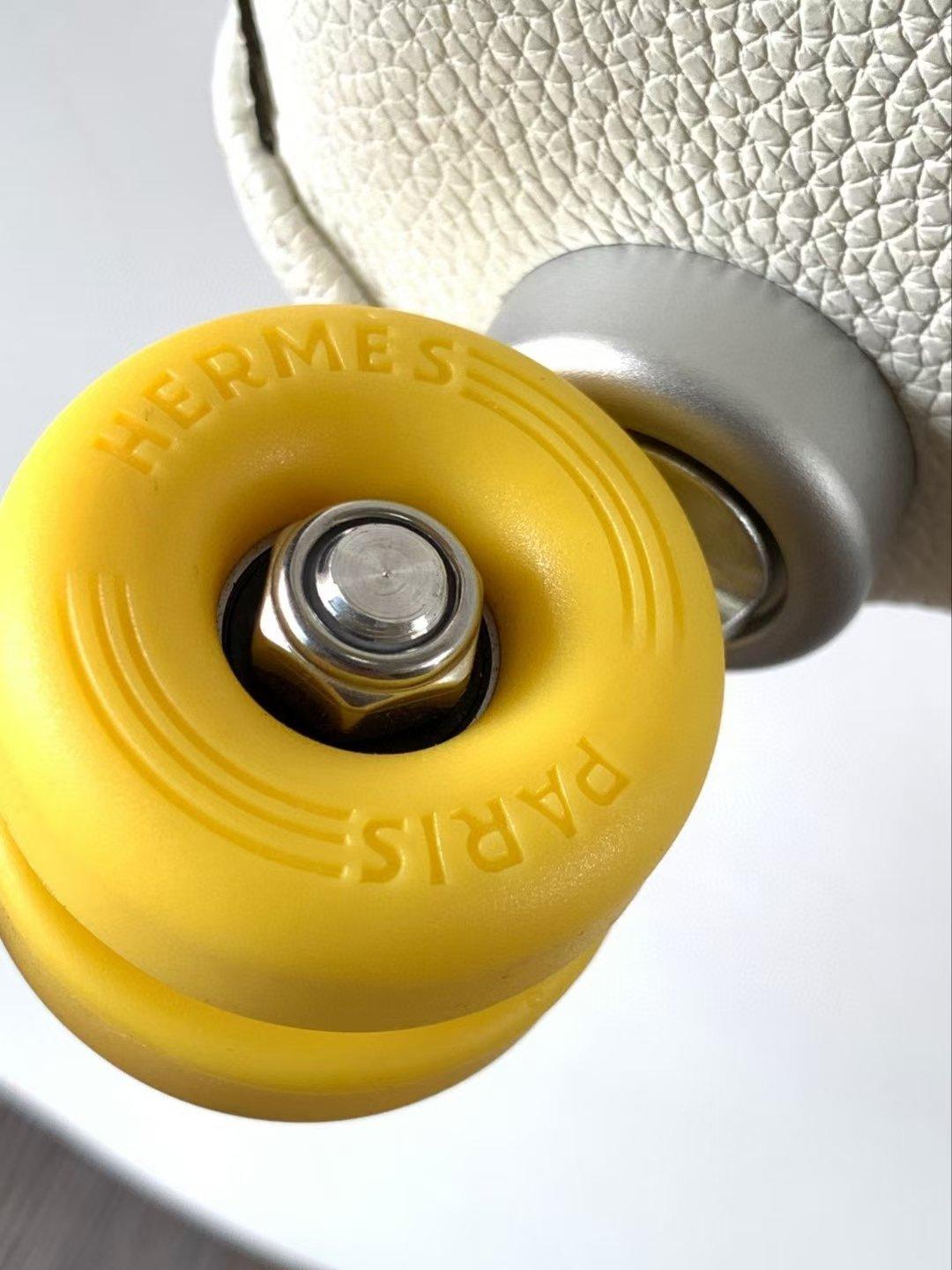 Hermès Beyaz Regate R.M.S. Rolling Mobility Togo Deri Valiz - Glimmer of Luxury