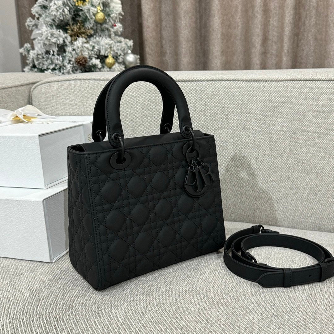 Lady Dior 24 Mat Siyah - Glimmer of Luxury