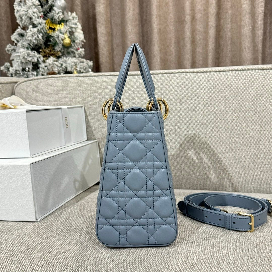 Lady Dior 24 Kot Mavisi - Glimmer of Luxury