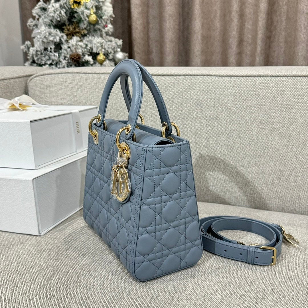 Lady Dior 24 Kot Mavisi - Glimmer of Luxury